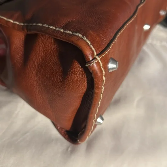 Chloe Leather Tote - Picture 6 of 12